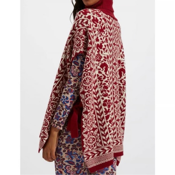 LA DoubleJ Red and White Patterned Cowl Sweater poncho - Picture 3 of 5